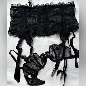 Chantelle Opera Lace Bra & Waist Cincher Garter Belt